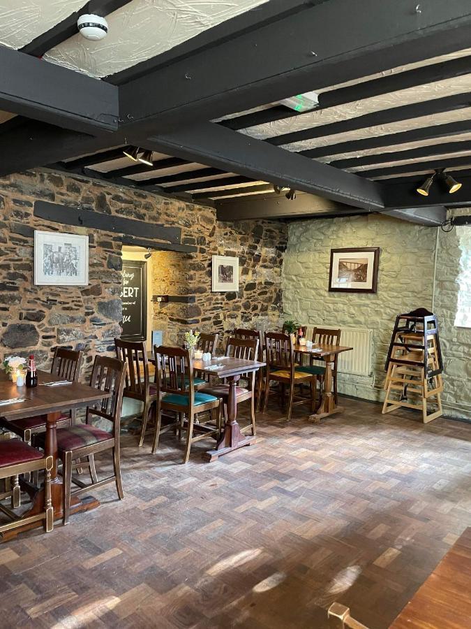 The Fountain Inn & Riverside Restaurant Okehampton Extérieur photo