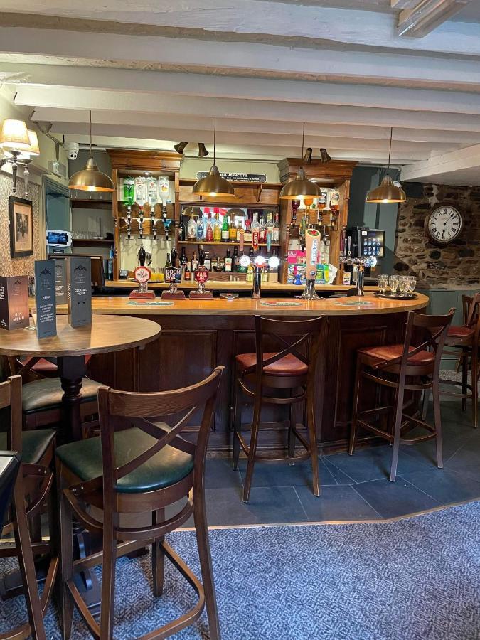 The Fountain Inn & Riverside Restaurant Okehampton Extérieur photo