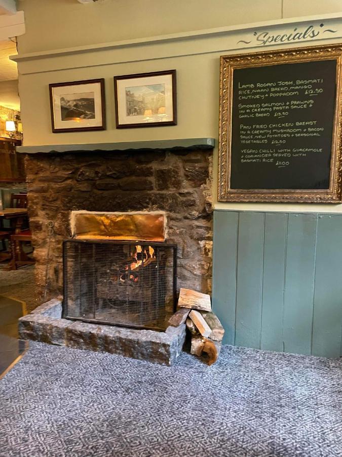 The Fountain Inn & Riverside Restaurant Okehampton Extérieur photo